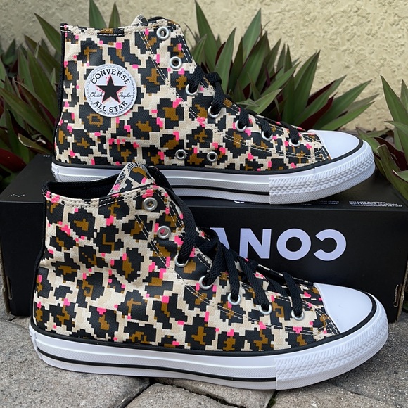 CONVERSE CTAS HI WMNS - Picture 2 of 16